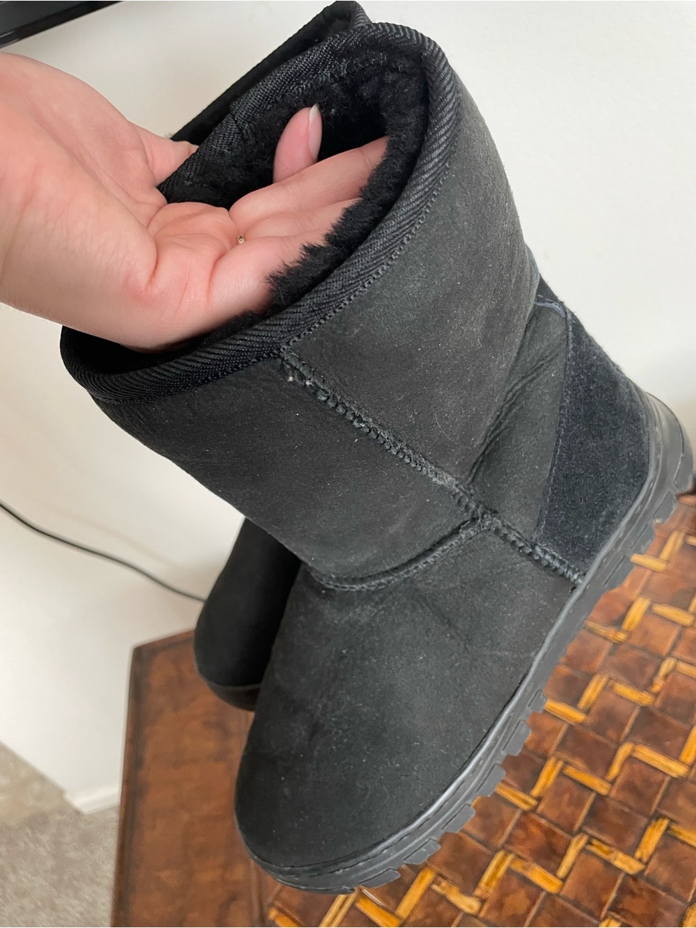 UGG Australia Classic Boots Black Suede Sheepskin Gold Heel Logo Excellent